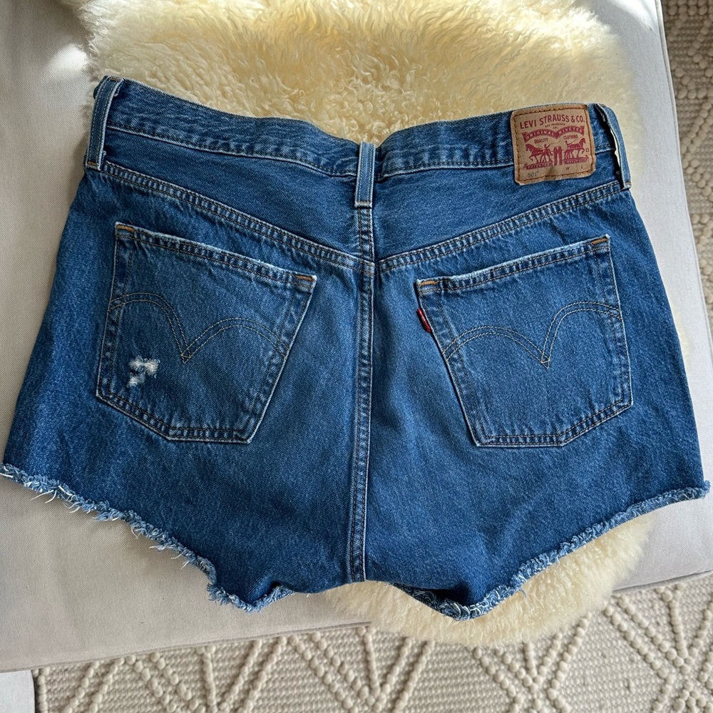 Levi shorts - Picture 3 of 7